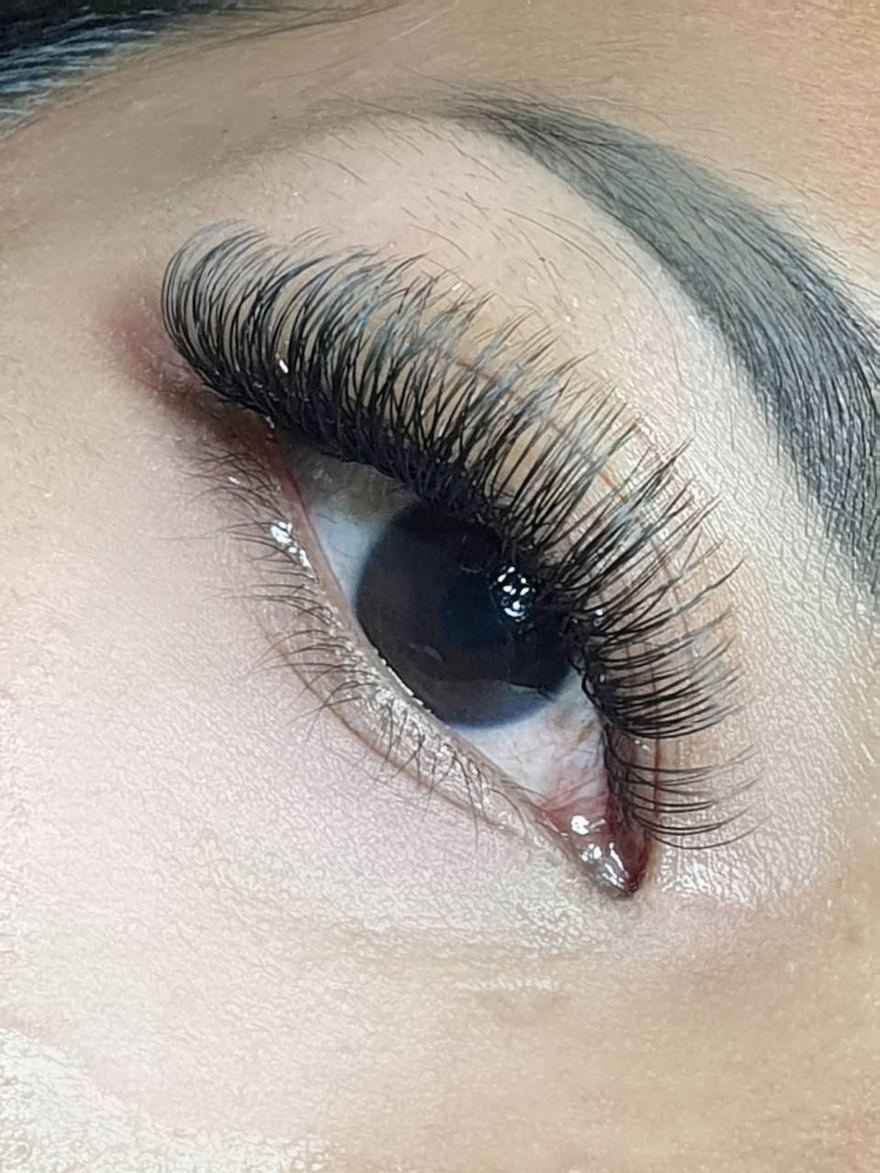 UU lash extensions, client result 4 at Léora Lash Studio Bangkok